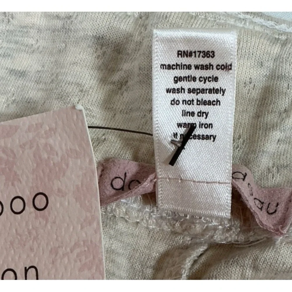 NWT  Donna Nadeau 2 pc Pajama Set Top & Pants Women's Size Large
